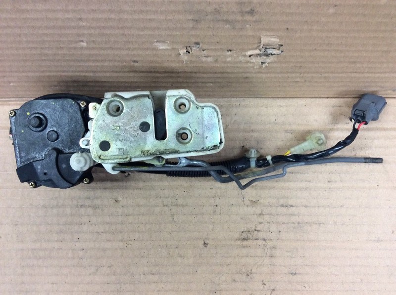 90 91 Civic 4DR Sedan LX RightFront Door Latch Power Lock Used OEM