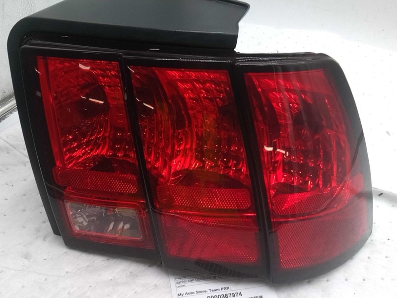 2000 Ford Mustang Right Tail Light Assembly - White - Used - 208k Miles