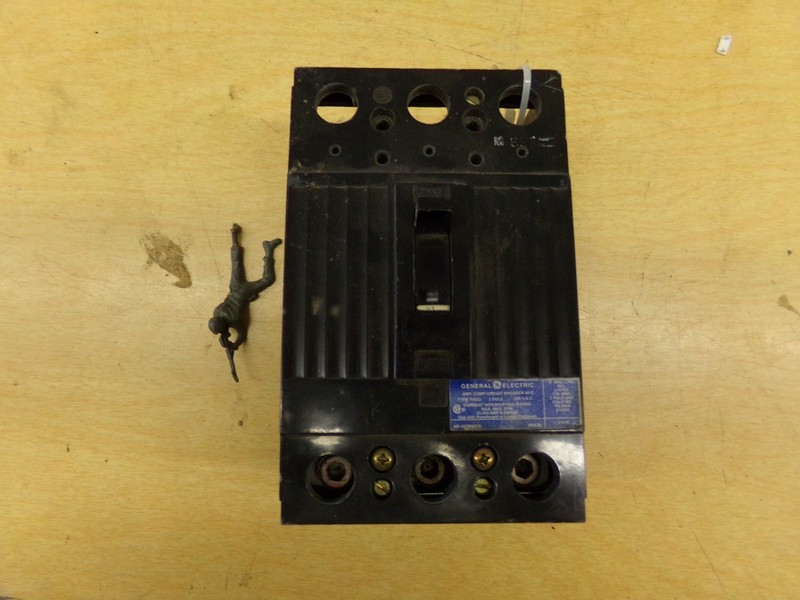 GE Type THQD 150A 3-Pole Circuit Breaker *FREE SHIPPING*