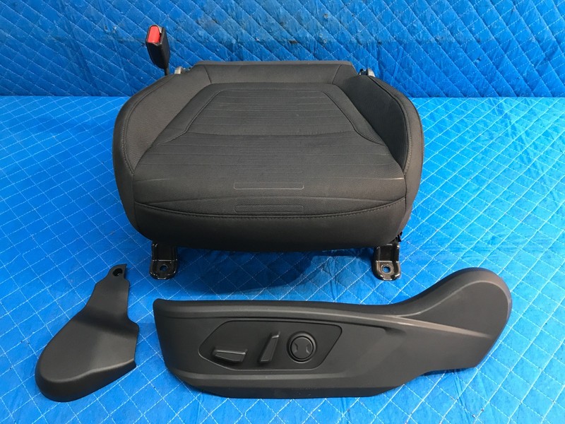 2022-2025 Santa Cruz FRONT LEFT SEAT LOWER TRACK RAIL Motor Cushion Trim Switch