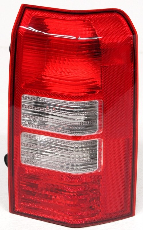 OEM Jeep Patriot Right Passenger Side Tail Lamp Missing Stud