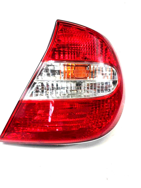 2002 Camry RH Passenger Side Tail Light Assembly 81550AA050