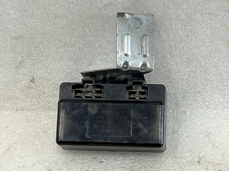 1984 1985 HONDA ACCORD XL POWER WINDOW CONTROL MODULE 38370SA5671