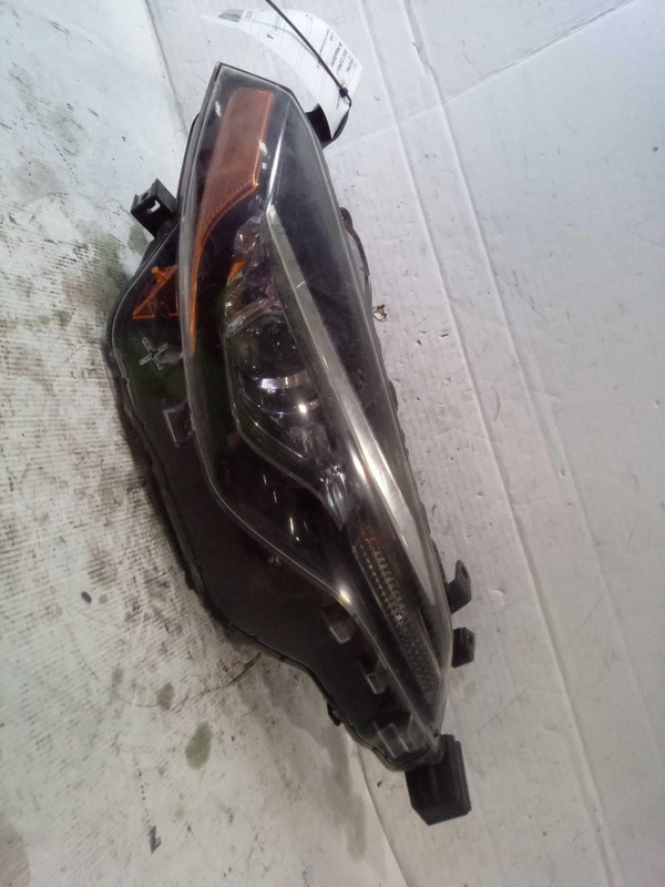 Used Right Headlight Assembly fits: 2017 Toyota Corolla Sedan bi-LED single proj