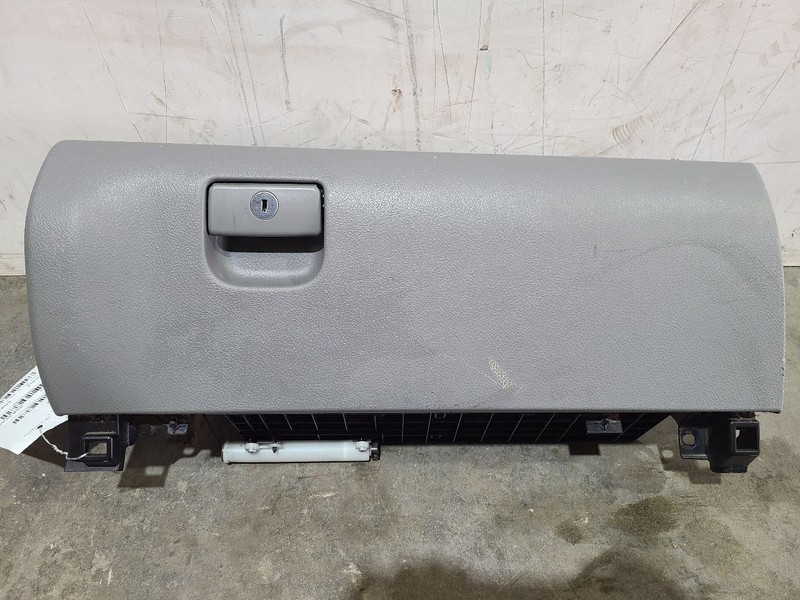 TUNDRA2012 Glove Box 579105