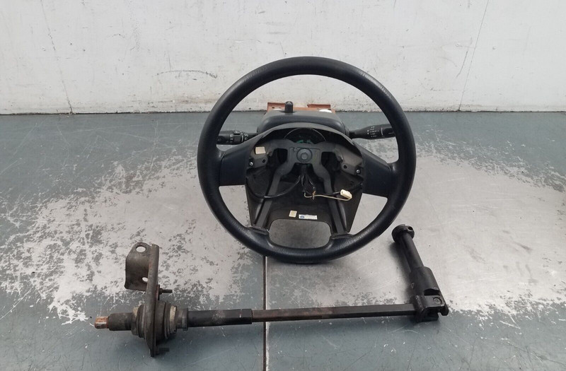 2004 Jeep Wrangler TJ Rubicon 4x4 Steering Wheel / Column / Key #6648 K6