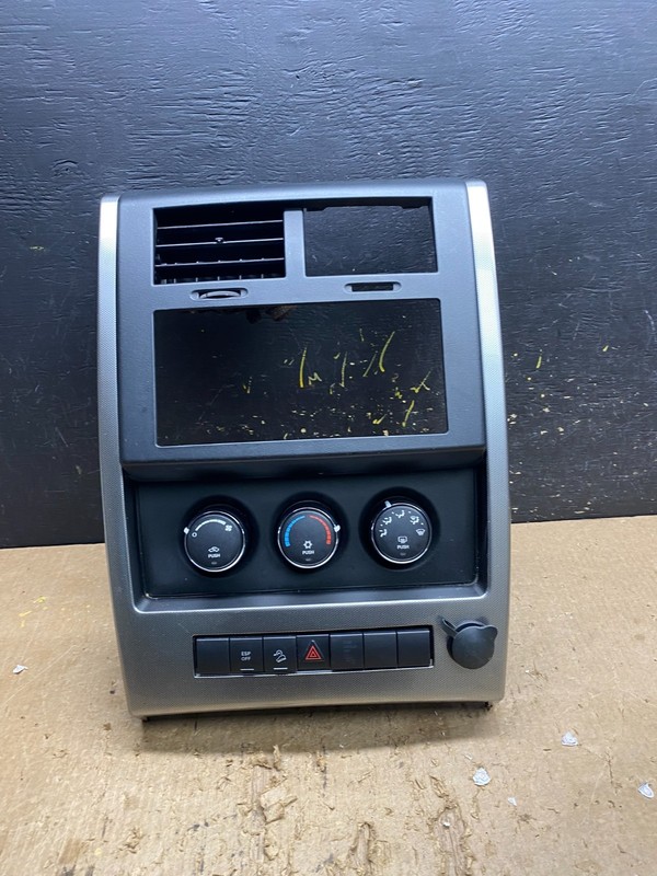 2008 to 2012 Jeep Liberty Dash Climate Temperature Control Radio Bezel AA0011 DG