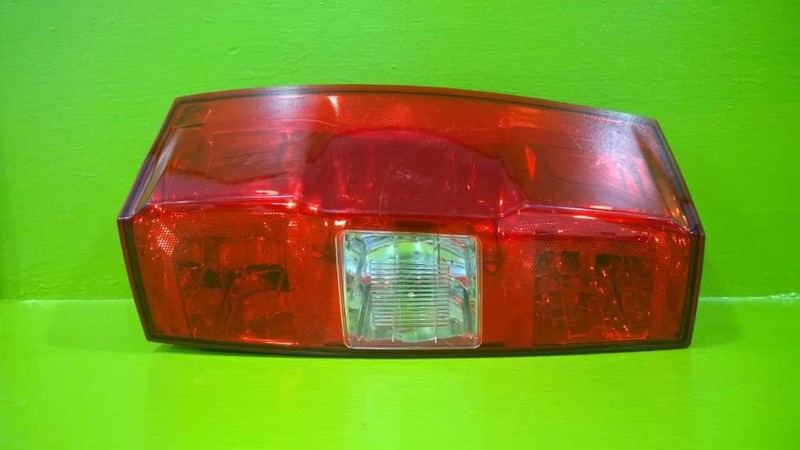 08 09 10 11 12 13 YUKON DRIVER LEFT TAILLIGHT LAMP OEM 2883-86