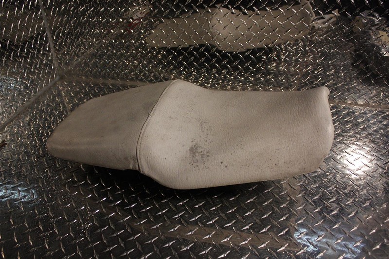 1991 HONDA CBR 600 F2 DRIVER FRONT SEAT ASSEMBLY REAR PASSENGER CBR600 91