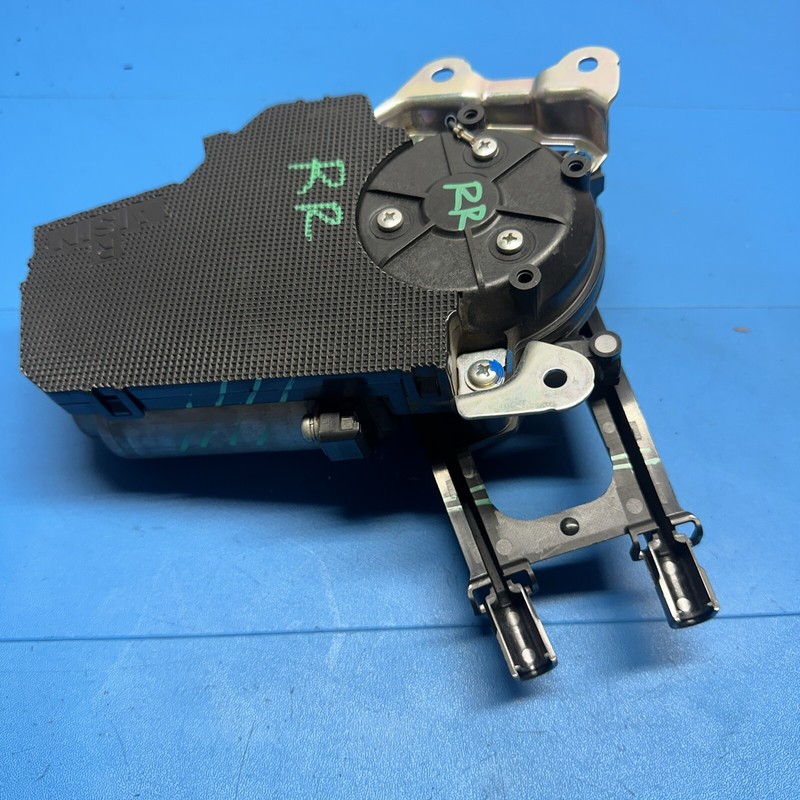 2011-2014 TOYOTA SIENNA RIGHT REAR POWER SLIDING DOOR MOTOR ACTUATOR W/O Cable