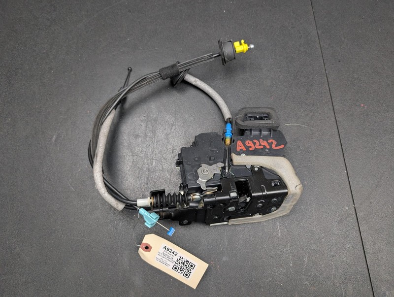 Front Right Door Lock Latch 2019 Audi A7 4K1837016L 2020 2021 2022 2023 2024