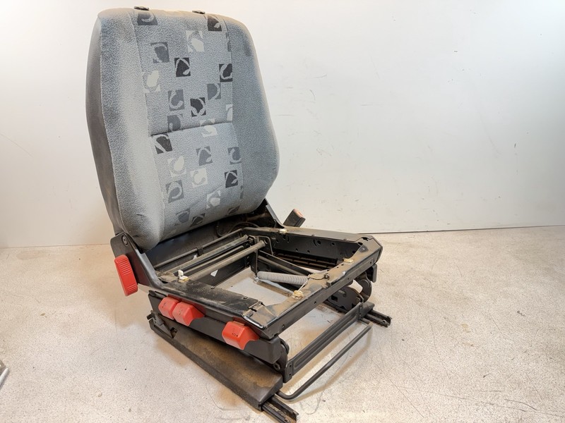 03-06 Mercedes T1N Dodge Sprinter Front Right Passenger Side Seat Frame Track