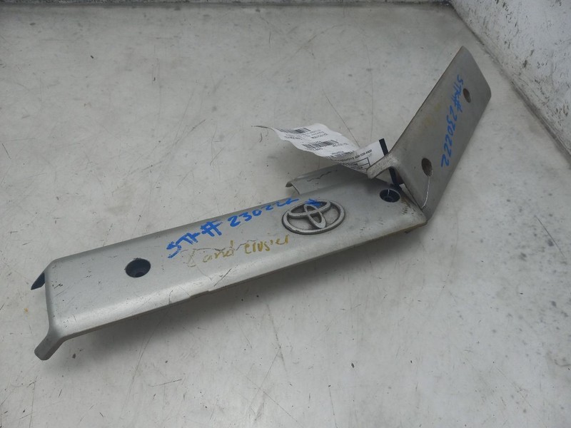 94 TOYOTA LANDCRUISER CYLINDER COVER 4.5L