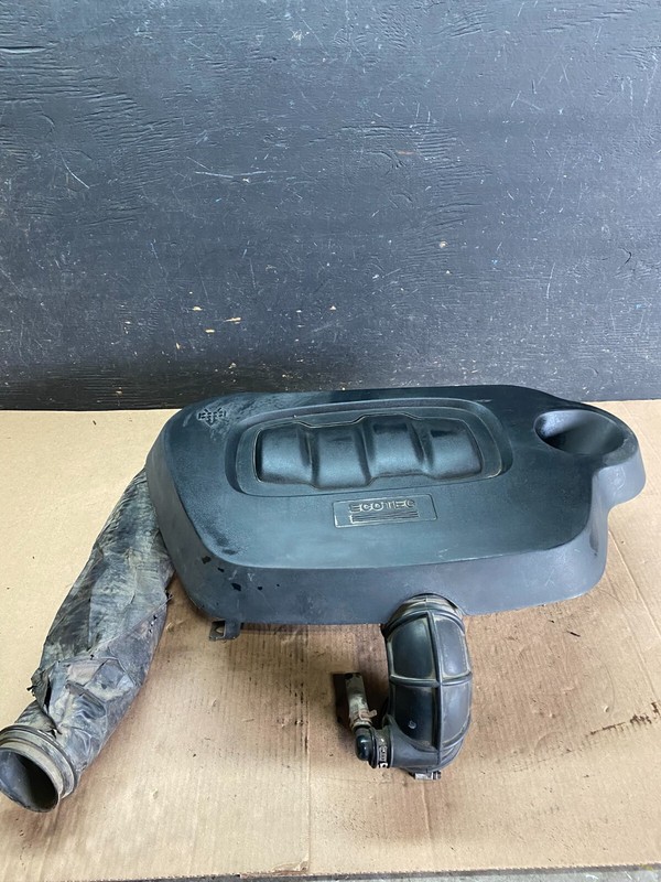 2006 to 2011 Chevrolet HHR Engine Motor Cover Shield n5440 DG