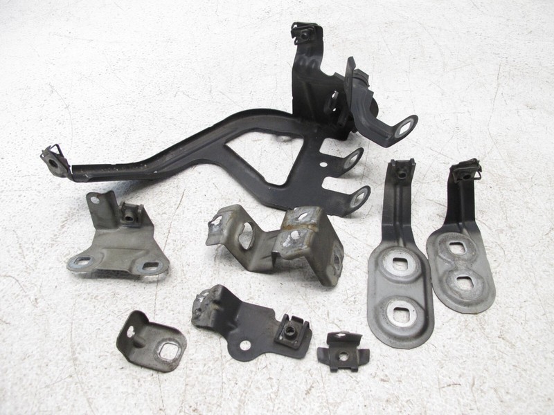 11-16 BMW F10 535i 550i FENDER WING HOLDER BRACKET SET FRONT RIGHT OEM 031224