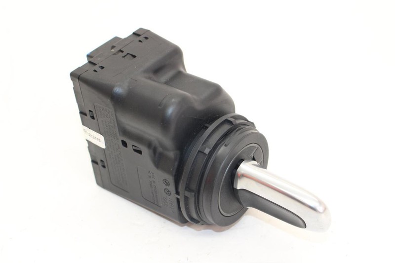 13-19 Porsche Boxster 2.7L Ignition Switch with Key 7PP905865F