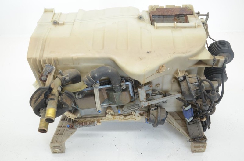 84-85 Nissan 300ZX Z31 2+0 Automatic Temperature Heater Core Assembly
