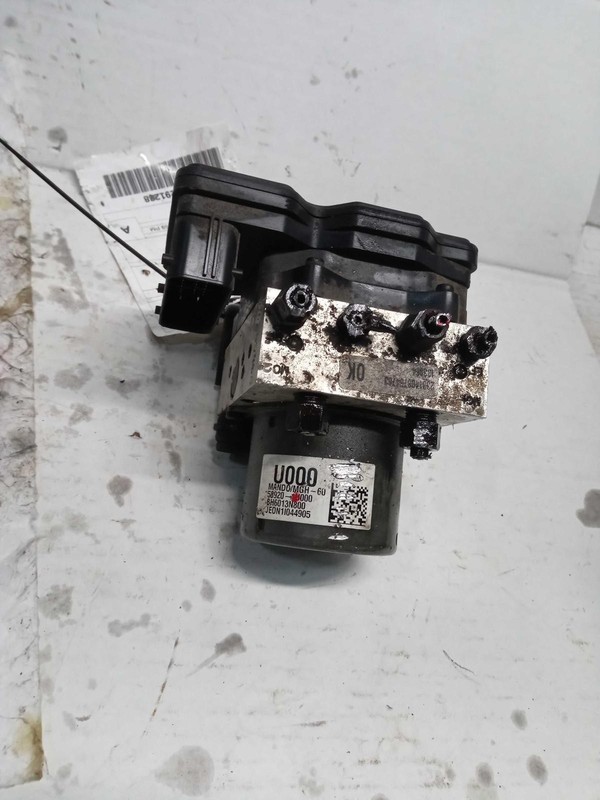2015 KIA SORENTO ABS Pump & Motor Assembly OEM 589201U000 147K Miles