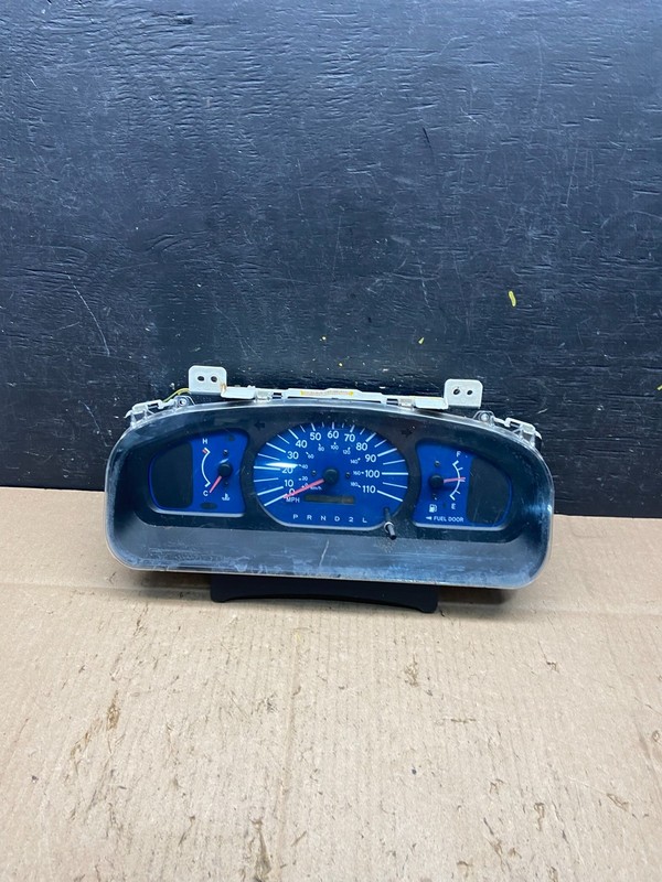 2001 2002 2003 Toyota Sienna Speedometer Cluster Gauge Q0933 DG