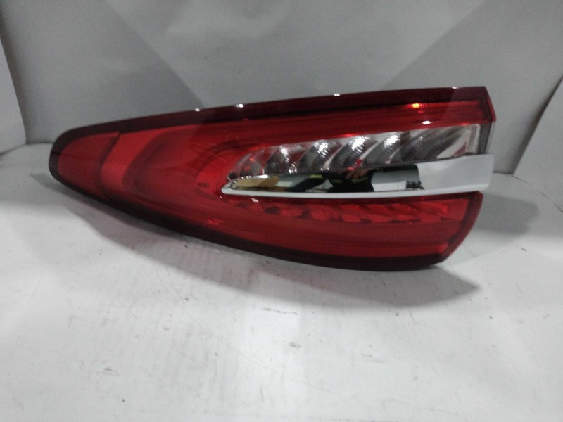 2019 Ford Fusion Right Tail Light Assembly Maroon 667132 Used 23K Miles
