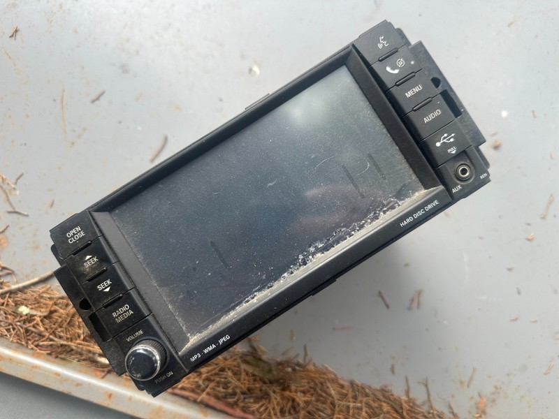 CARAVAN JOURNEY RAM WRANGLER OEM RADIO CD PLAYER STEREO RECEIVER DISPLAY SCREEN