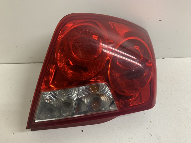 2004-2008 Suzuki Forenza Right Passenger Tail Light Lamp Taillight Taillamp Oem