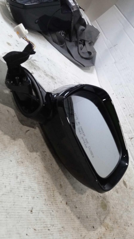 2021 KIA SORENTO Right Door Mirror Assembly Silver - Used, 80000 Miles
