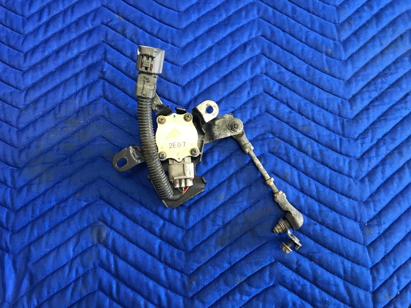 2002-2010 Lexus SC430 Front Driver Leveling Control Sensor OEM