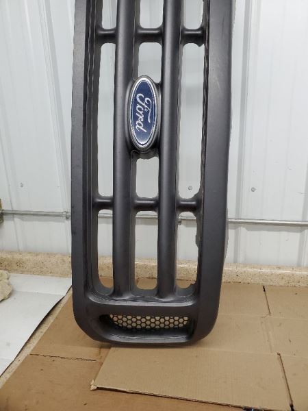 Grille Surround With Painted Bars Fits 99-04 FORD F350SD PICKUP 278580