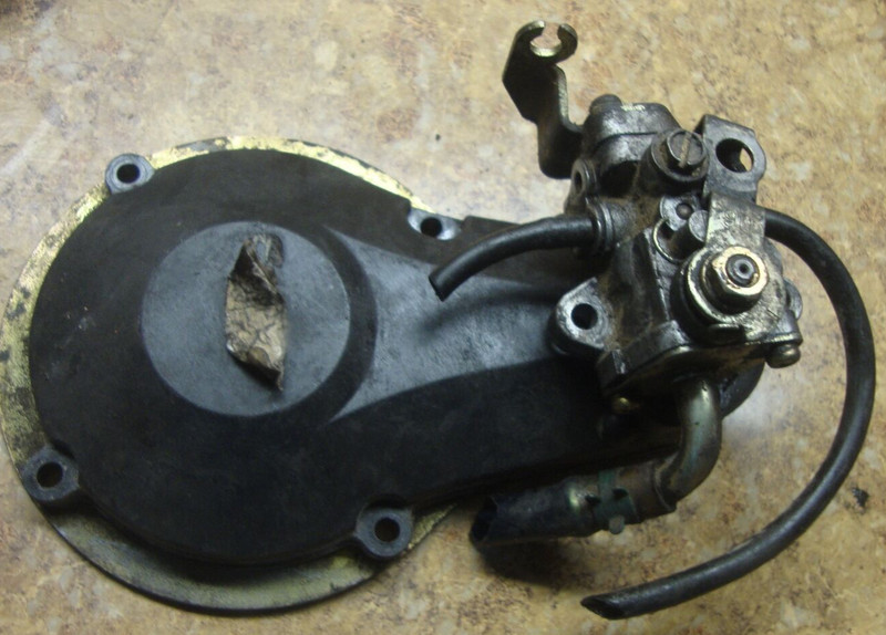 2005 SKI-D00 Expedition GSX 550F Snowmobile Bombardier Engine Oil Pump Cover 550