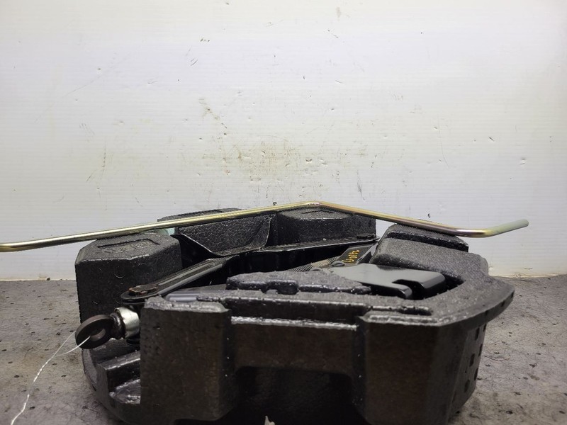 CROSSTREK 2018-2023 Jack and Tools 1743427