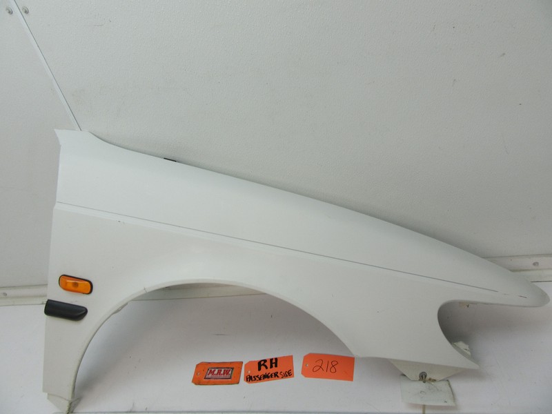 FENDER WHITE PASSENGER SIDE RH R RIGHT CAR 94 95 96 97 98 99 00 01 SAAB 9-3 900