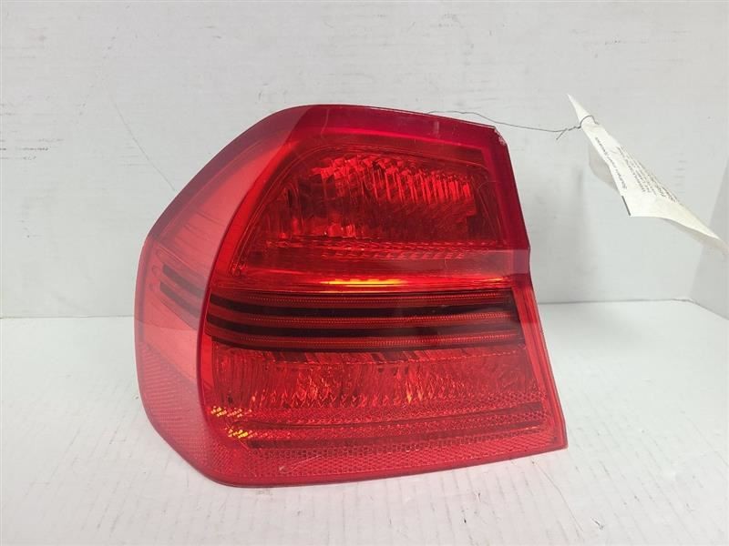 Driver Tail Light Sedan Canada Market Fits 06-08 BMW 323i 418087