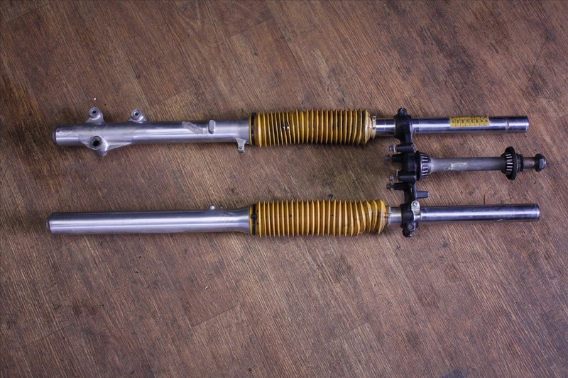 96 SUZUKI DR 200 ENDURO FRONT FORK STRUTS LOWER TREE CLAMP SET SUSPENSION DR200