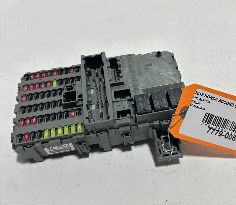 2018 HONDA ACCORD LX INTERIOR CABIN FUSE RELAY BOX OEM