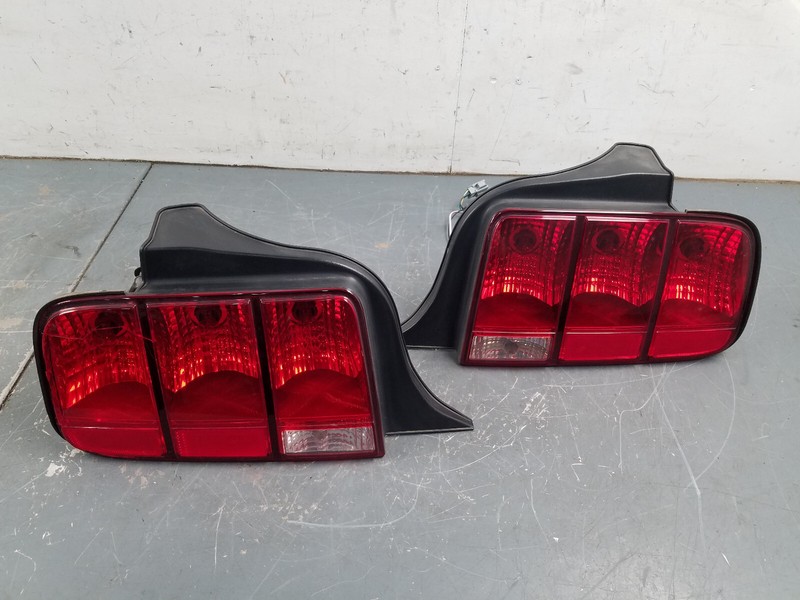 2007 Ford Mustang Shelby GT500 Tail Light Set - ** #8204 P10
