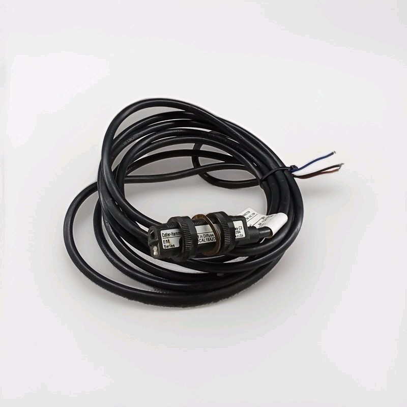 Cutler-Hammer E58CAL18A2D2 Photoelectric Sensor