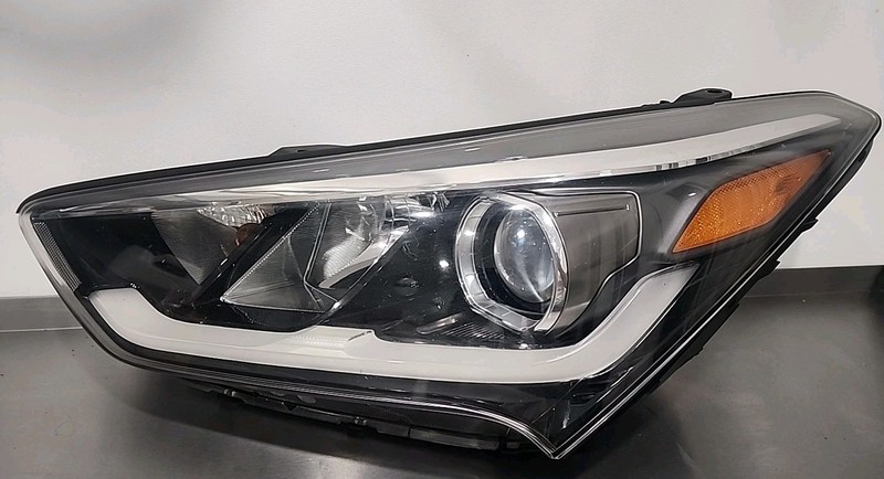 OEM 17-19 Hyundai Santa FE Left Driver's Side Korea Built Halogen Headlight LED