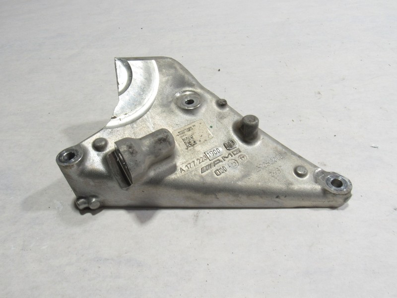 18-20 Mercedes E63 S W213 2018 4.0L Right Passenger Engine Bracket Mount >:Y