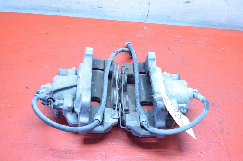 10-14 VOLKSWAGEN GOLF FWD FRONT LEFT / RIGHT BRAKE CALIPER SET OEM