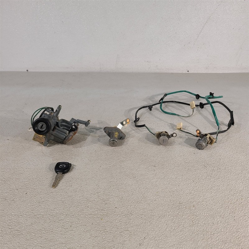 01-05 Mazda Miata Ignition Door Trunk Lock Set W/ Key Aa7470
