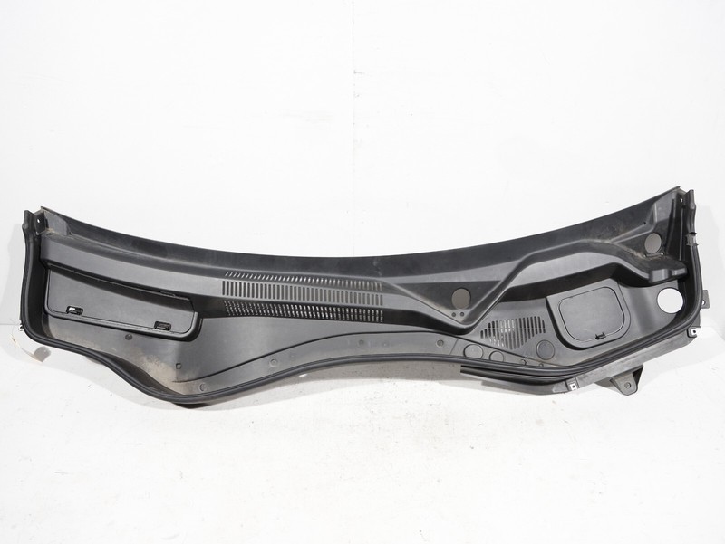 2017-2020 MASERATI LEVANTE M161 FRONT WINDSHIELD COWL VENT TRIM PANEL OEM