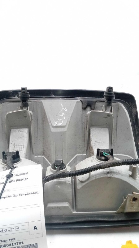2018 Chevrolet Silverado 1500 Left Tail Light Assembly White 238049 Used 97k