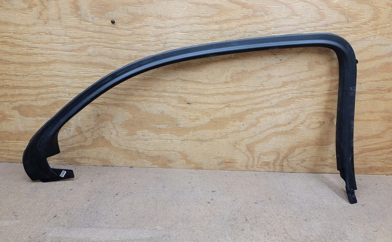 2013 - 2016 CHEVROLET MALIBU REAR LEFT DOOR WINDOW UPPER GARNISH PN:22807737 OEM
