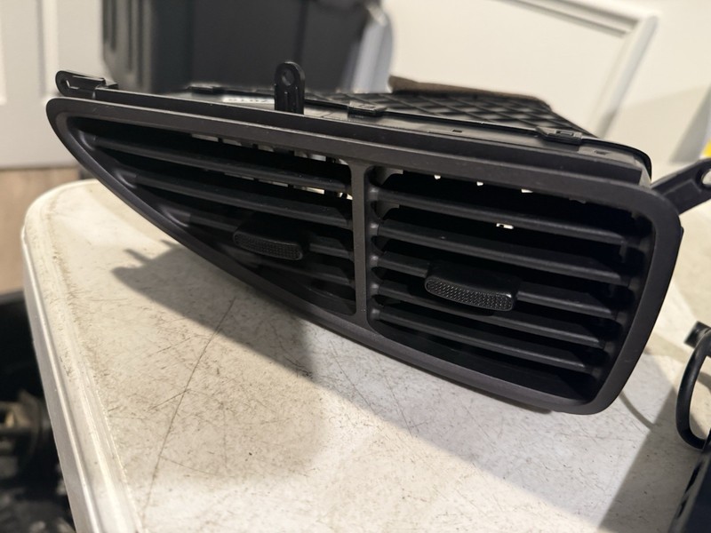 2003Hyundai Elantra Front Left Driver Side Dash Vent Grille OEM