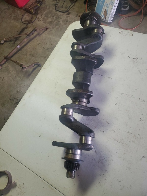 1942 - 46Packard Clipper six Crankshaft 6 cyl touring sedan 315703
