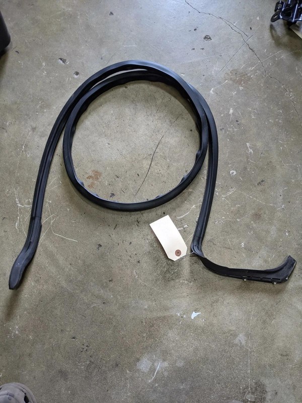 Roof Right Side Weatherstrip 2016 Honda HR-V 72325-T7W-A01 2017 - 2020