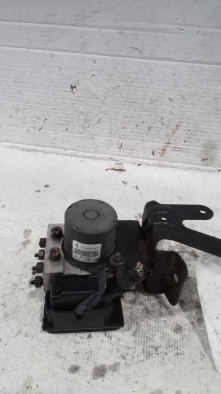Used ABS Pump and Motor Assembly fits: 2015 Lincoln Navigator Assembly 4x4 Grade