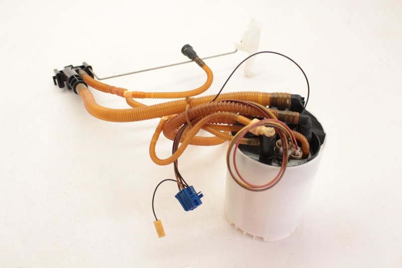 10-16 Porsche Panamera 4.8L AWD Fuel Pump Assembly