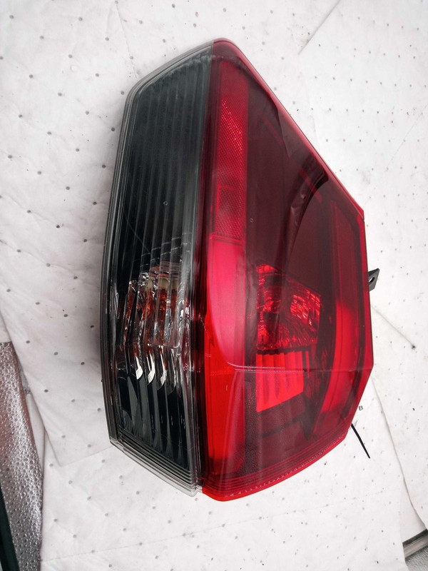 2019 Nissan Rogue Left Tail Light Assembly Grey OEM 636288 88000 Miles Used